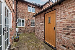 Courtyard/Utility- click for photo gallery